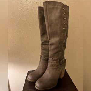 RAMPAGE boot - PRAISE Charcoal boot Size 7